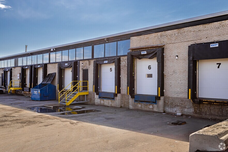 More Photos Of 8400 Ch De La Côte-De-Liesse, Montréal Industrial For Sale