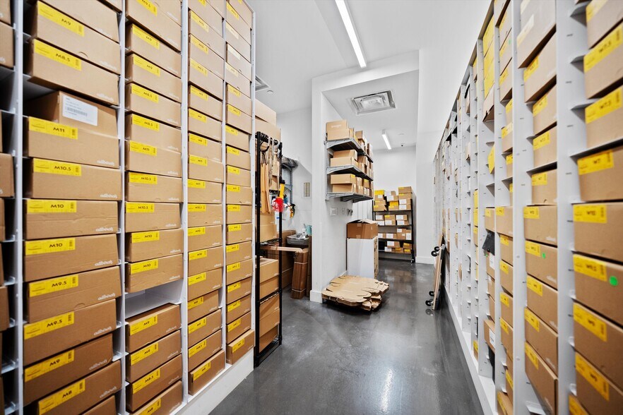 More Photos Of 3135 M St NW, Washington Storefront For Lease