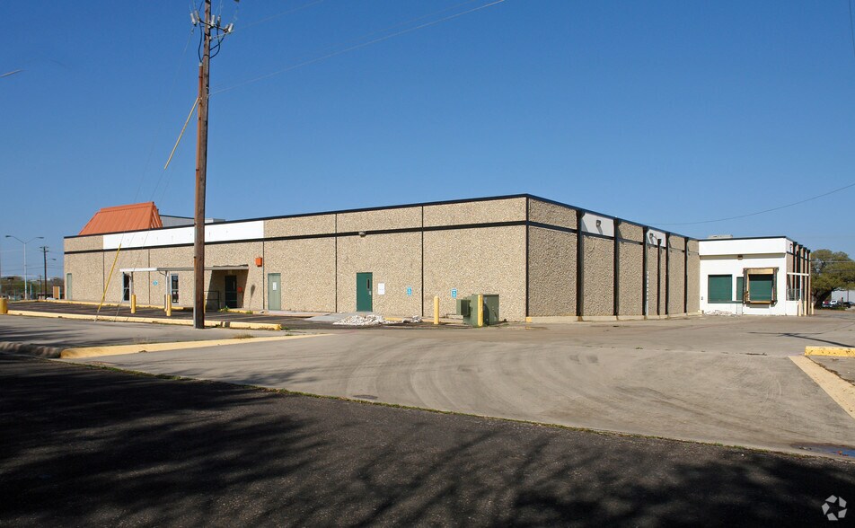 More Photos Of 2327 S 57th St, Temple Storefront For Lease