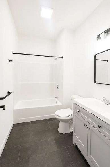 More Photos Of 33 Pine St, Binghamton Storefront Retail Residential For Sale