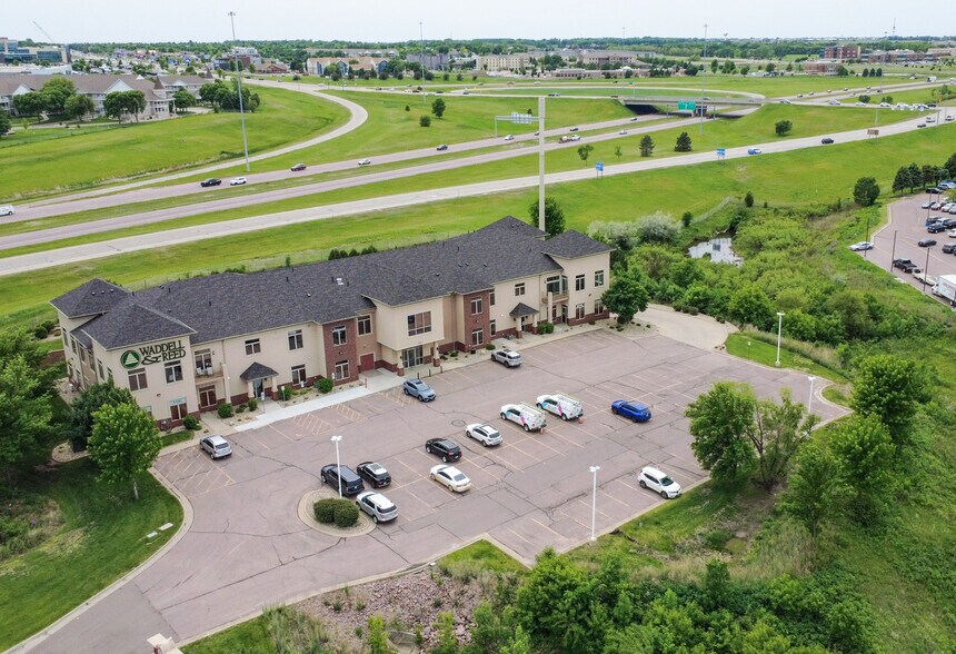 More Photos Of 5032 S Bur Oak Pl, Sioux Falls Office For Lease