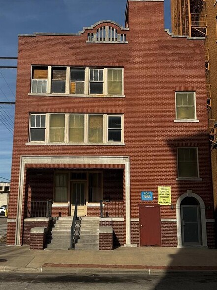 More Photos Of 14 E 9th St, Shawnee Office Residential For Sale