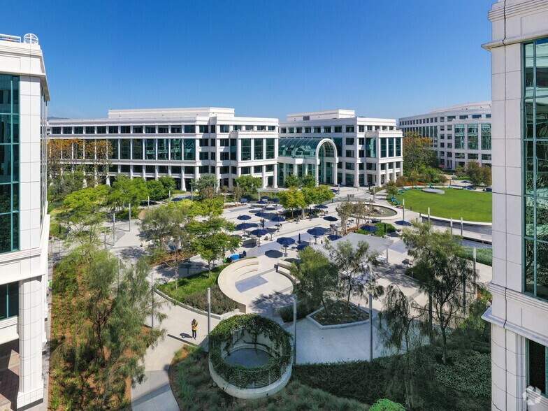 More Photos Of 2450 Colorado Ave, Santa Monica Office For Lease