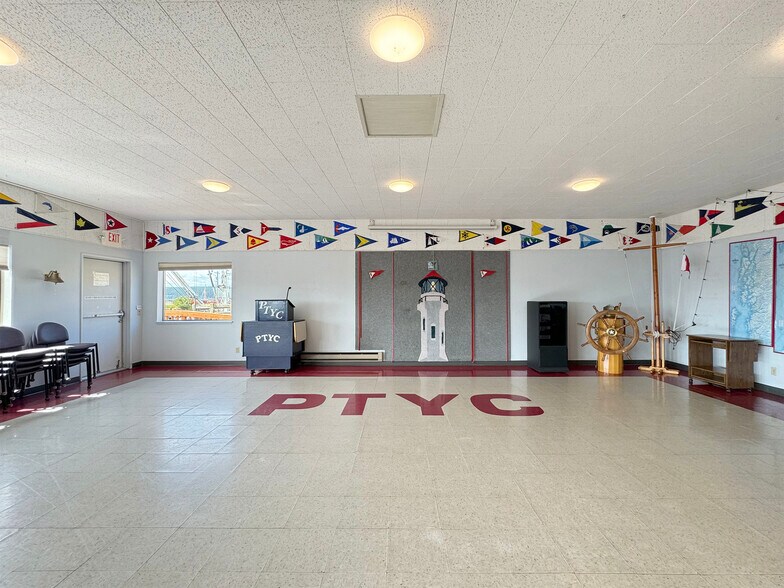 More Photos Of 2503 Washington Street, Port Townsend Specialty For Sale