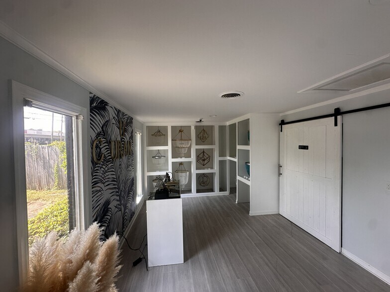 More Photos Of 1308 W Poinsett St, Greer General Retail For Sale