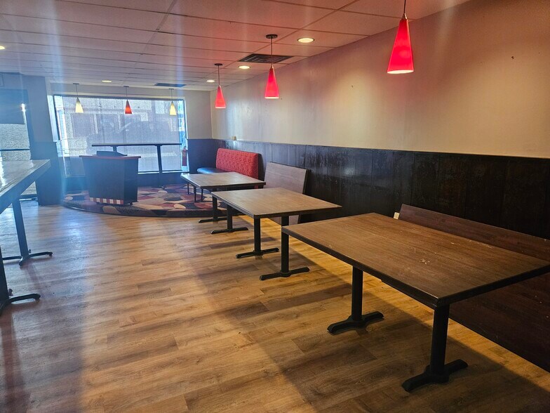 More Photos Of 220 Sycamore St, Oil City General Retail For Sale