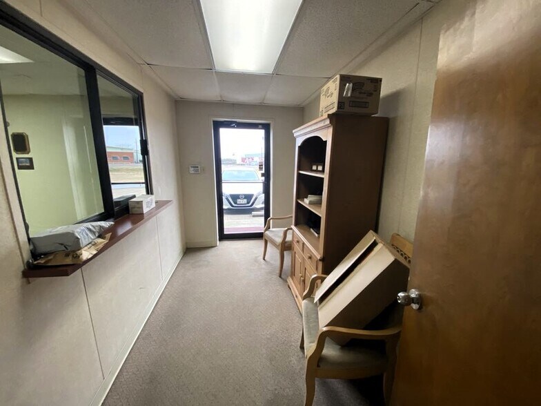 More Photos Of 2400 S Business 45, Corsicana Industrial For Sale