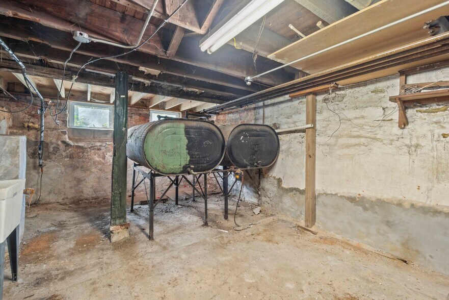 More Photos Of 5009 Roland Ave, Baltimore Multifamily For Sale