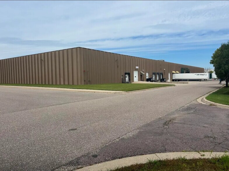More Photos Of 1920 Lookout Dr, North Mankato Warehouse For Sale