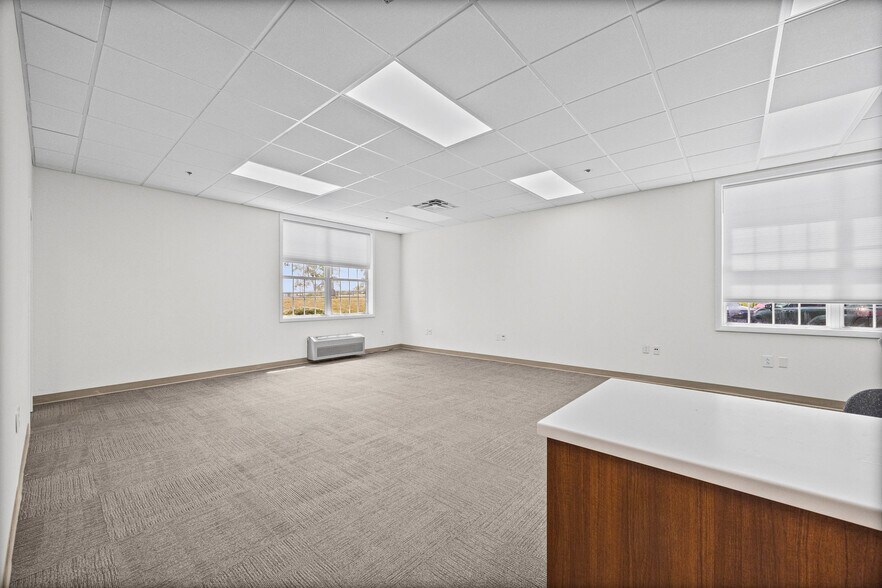 More Photos Of 70 Elizabeth Blackwell St, Geneva Office For Lease