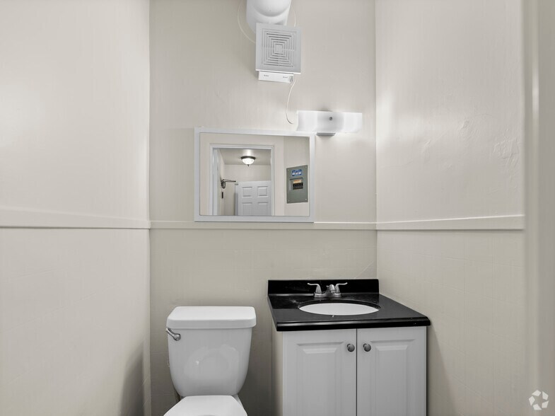 More Photos Of 652-670 E Santa Clara St, San Jose Medical For Sale