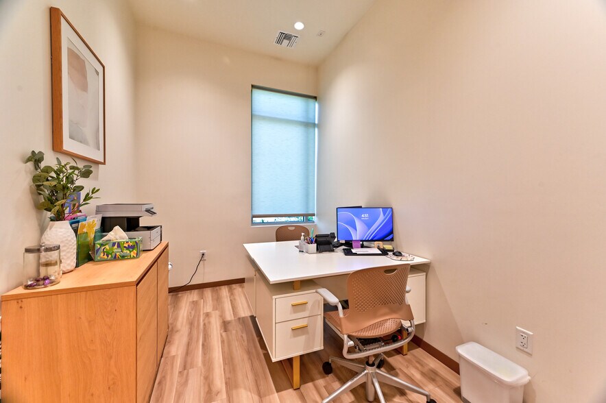 More Photos Of 5770 S Durango Dr, Las Vegas Medical For Sale