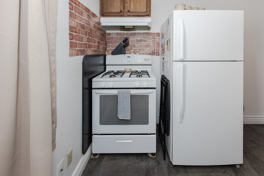 More Photos Of 1502 E Fulton St, Garden City Apartments For Sale