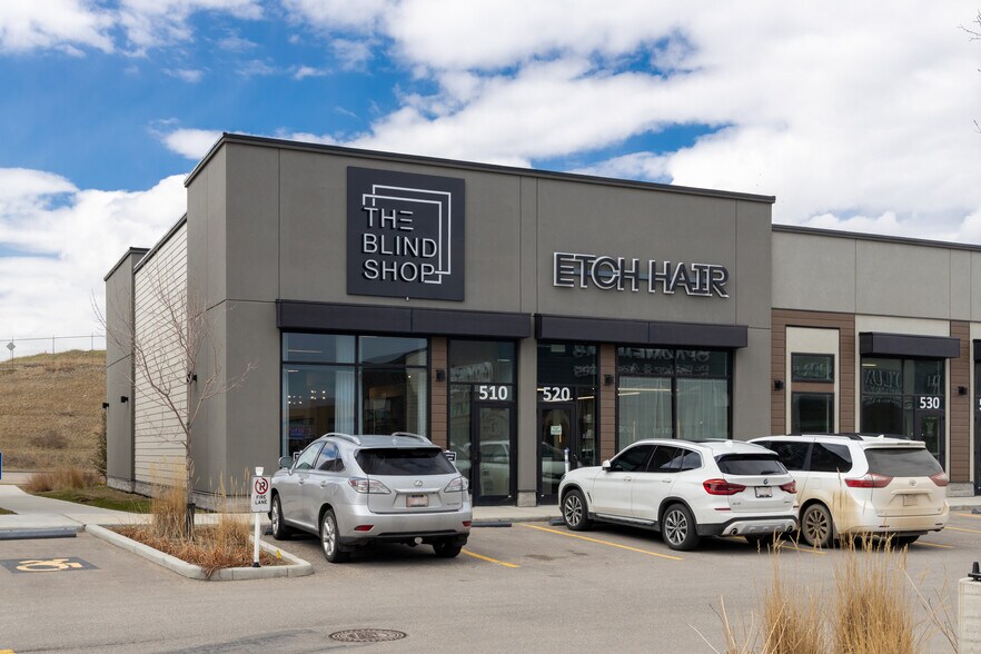 More Photos Of 11842 Sarcee Trail NW, Calgary Storefront For Lease