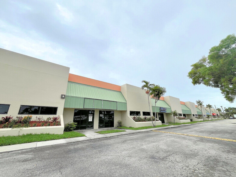 Primary Photo Of 1800 N Powerline Rd, Pompano Beach Showroom For Lease