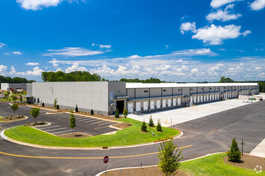 More Photos Of 6520 Corporate Ct, Alpharetta Manufacturing For Lease