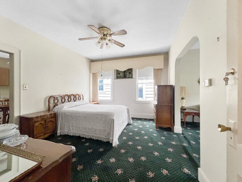 More Photos Of 700-702 N 7th St, Newark Apartments For Sale