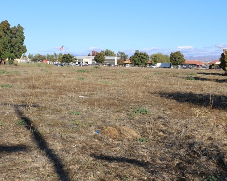 More Photos Of San Felipe Rd @ Maple Street, Hollister Land For Lease