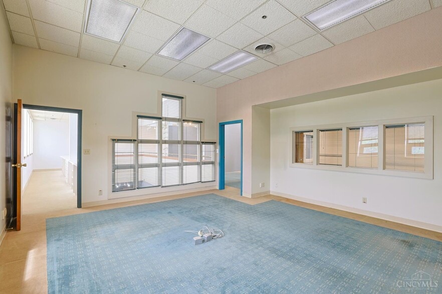 More Photos Of 2108 Central Pky, Cincinnati Loft Creative Space For Sale