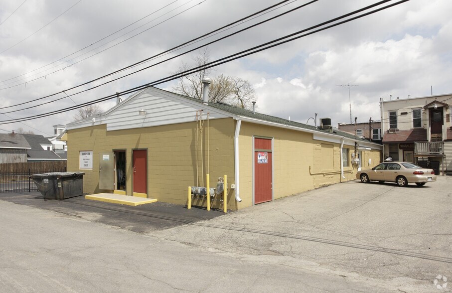 More Photos Of 132 N Main St, Brooklyn Freestanding For Sale