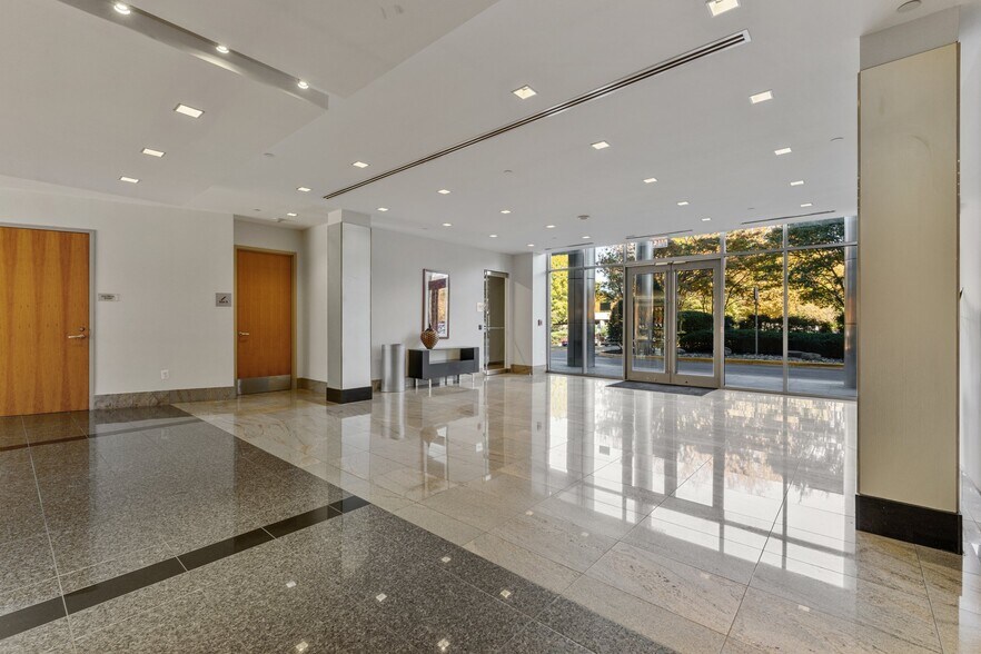 More Photos Of 8229 Boone Blvd, Vienna Unknown For Lease