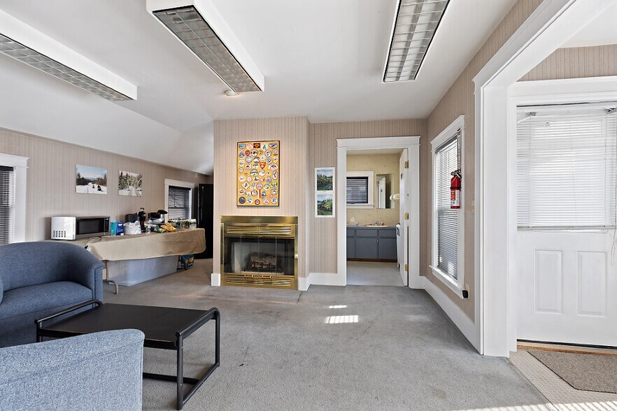 More Photos Of 2 Bangor St, Augusta Office For Sale