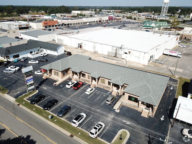 More Photos Of 512-520 Erwin Rd, Dunn General Retail For Lease