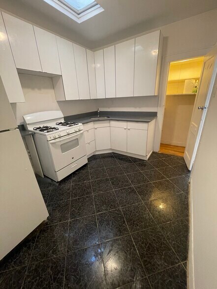 More Photos Of 182-28 & 182-30 Hillside Ave, Jamaica Storefront Retail Residential For Sale