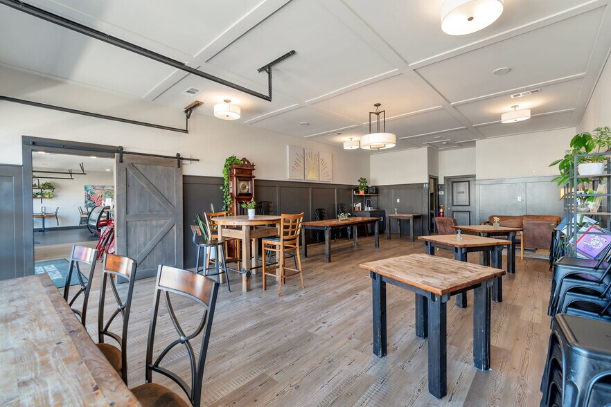 More Photos Of 179 E Moreno St, Buford General Retail For Sale