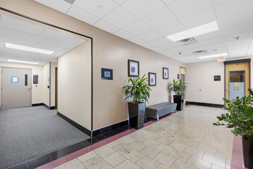 More Photos Of 1123 N Main Ave, San Antonio Medical For Sale