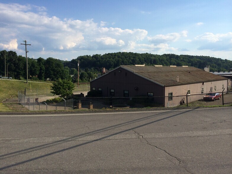 More Photos Of 2 11th St, Penn Warehouse For Sale