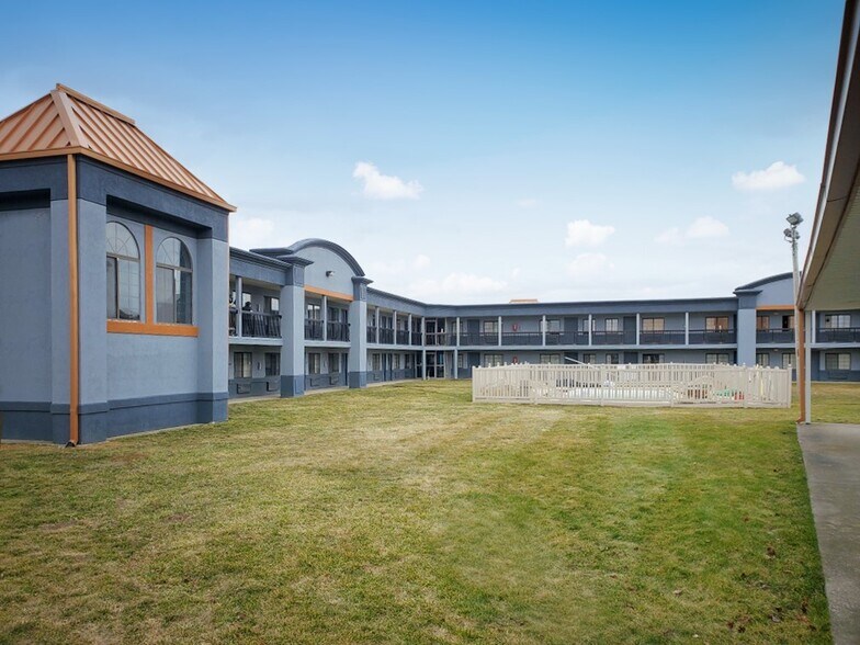 More Photos Of 3980 S Reed Rd, Kokomo Hotel For Sale