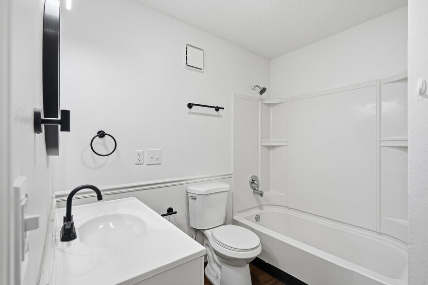 More Photos Of , Des Moines Multifamily For Sale