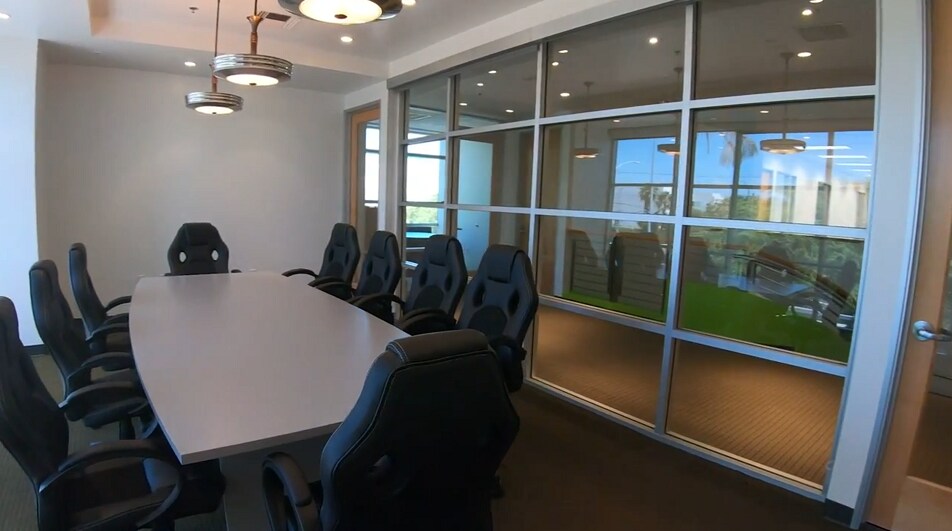 More Photos Of 20100-20200 S Western Ave, Torrance Warehouse For Lease