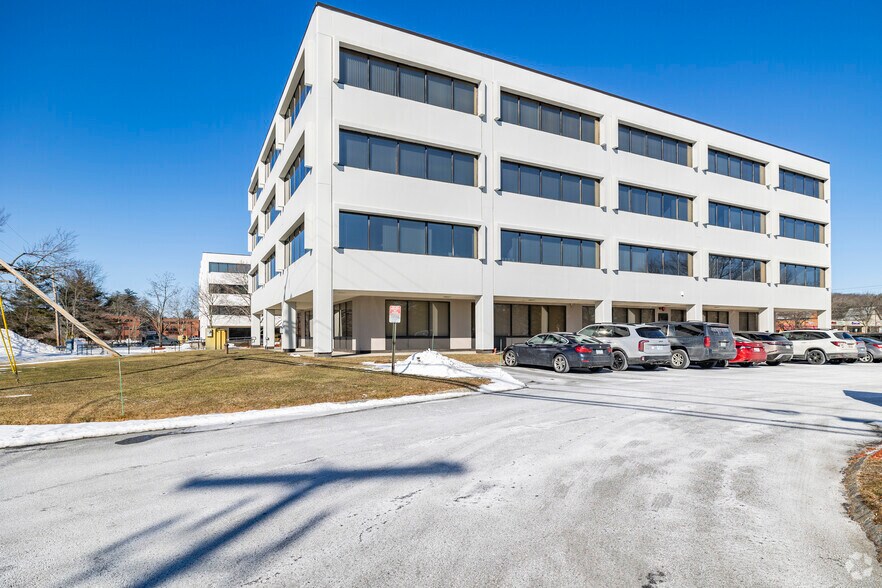 More Photos Of 400 Amherst St, Nashua Office For Lease