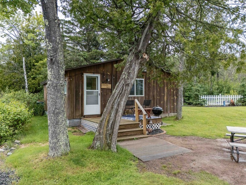 More Photos Of 229 E Lake Emily Rd, Crystal Falls Trailer Camper Park For Sale