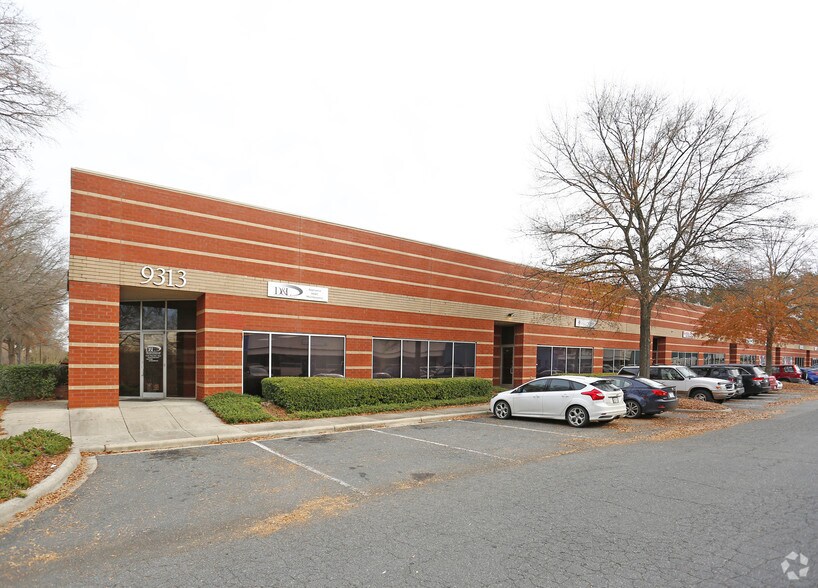 More Photos Of 9129 MONROE Rd, Charlotte Unknown For Lease