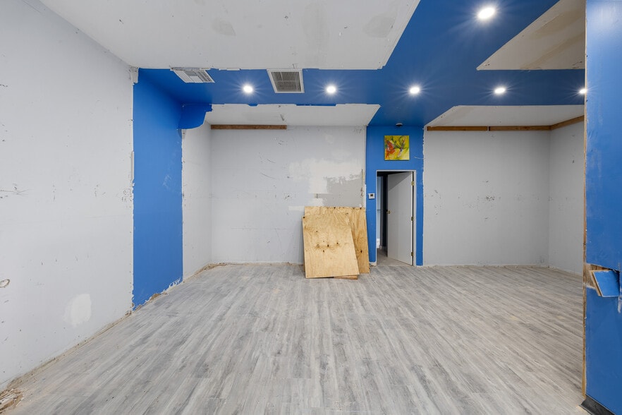 More Photos Of 9937 Commerce Ave, Tujunga Freestanding For Sale