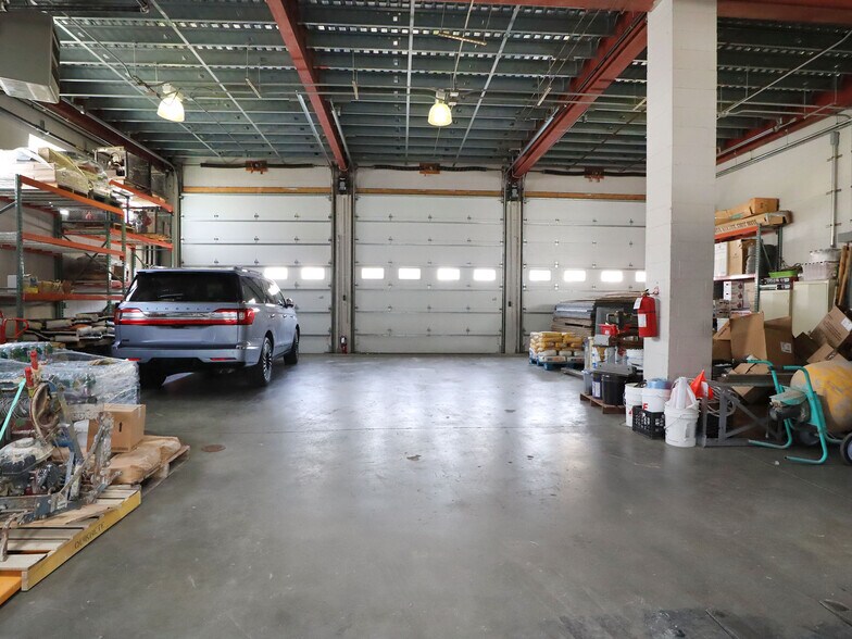 More Photos Of 188 Van Buren St, Staten Island Warehouse For Sale