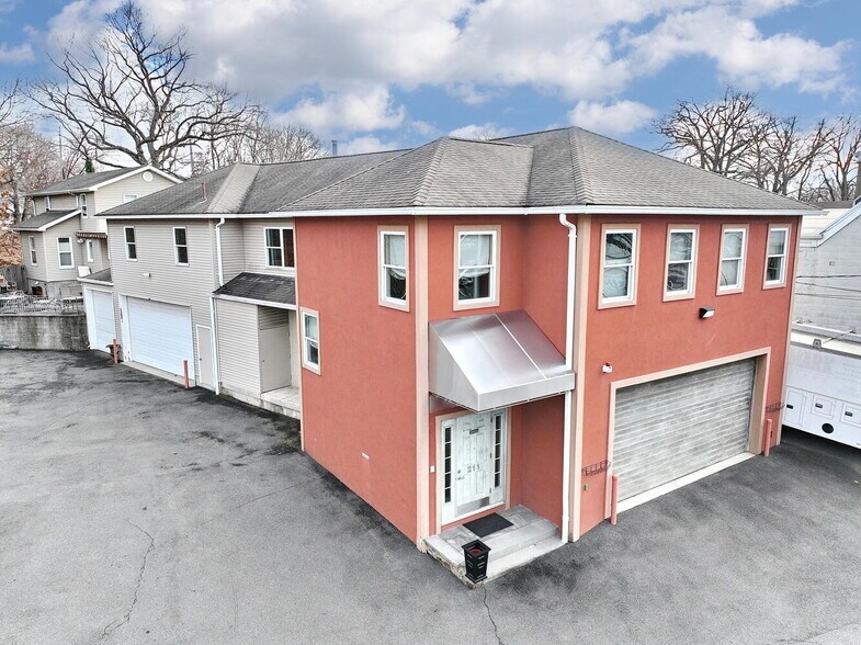 More Photos Of 211 6th Ave, Hawthorne Storefront For Lease