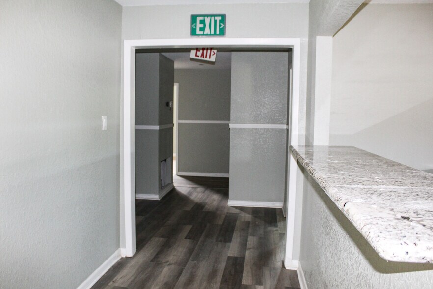 More Photos Of 620 Brazosport Blvd N, Clute Flex For Lease