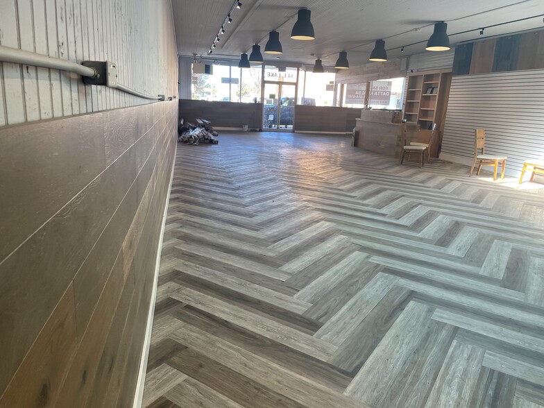 More Photos Of 14 E Lake Ave, Watsonville Storefront For Sale