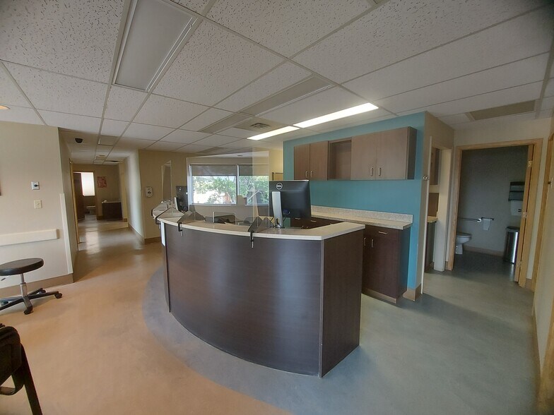 More Photos Of 4705 48 Ave, Red Deer Medical For Lease