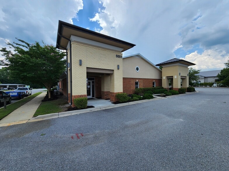 More Photos Of 5551 Sunset Blvd, Lexington Storefront For Lease