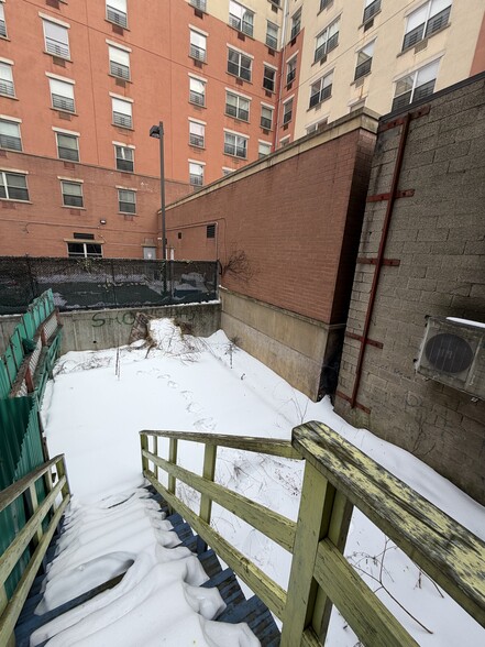 More Photos Of 303 W 116th St, New York Apartments For Lease