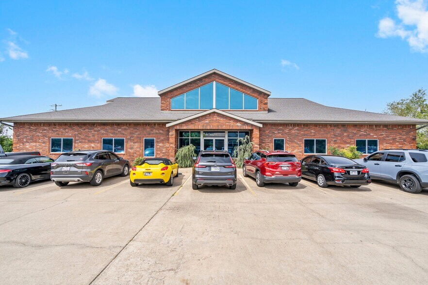 Primary Photo Of 2964 W Huntsville Ave, Springdale Medical For Lease