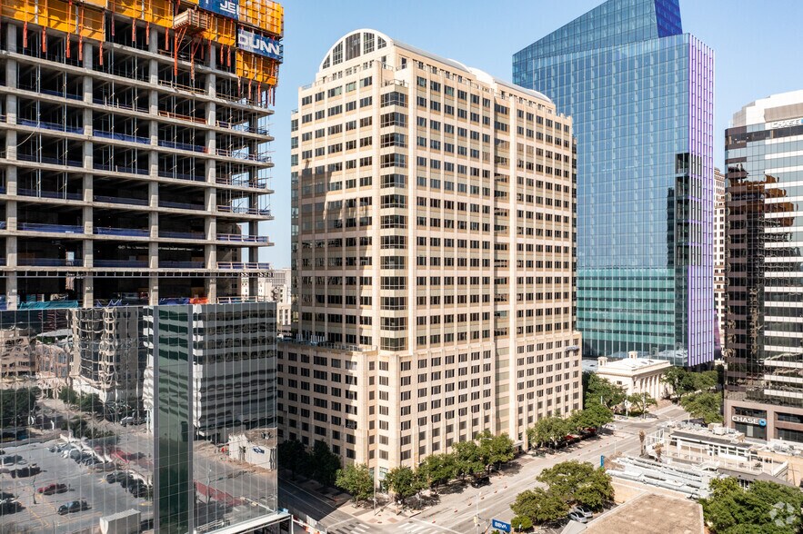More Photos Of 300 W 6th St, Austin Office For Lease