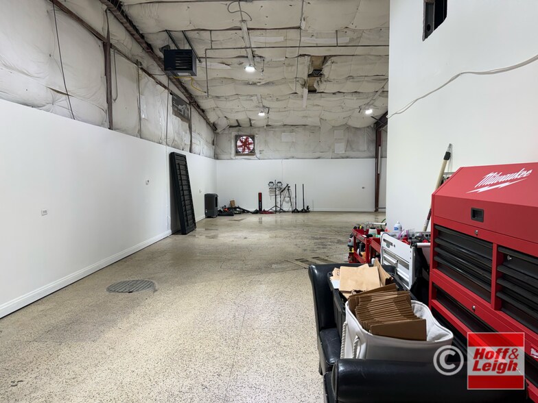 More Photos Of 3911 Norwood Dr, Littleton Manufacturing For Lease