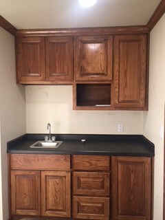 More Photos Of 3204 Commercial Dr, Midland Warehouse For Lease