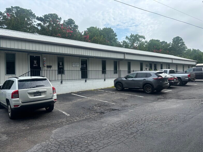 More Photos Of 120 Kaminer Way Pky, Columbia Light Distribution For Sale
